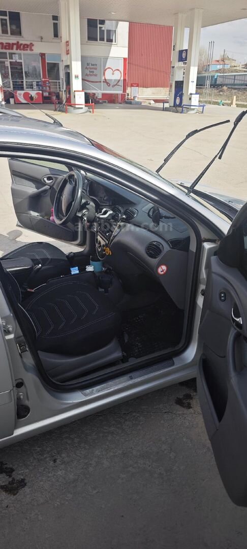 Sahibinden Ford Focus 1.6 Ambiente 2001 Model 7