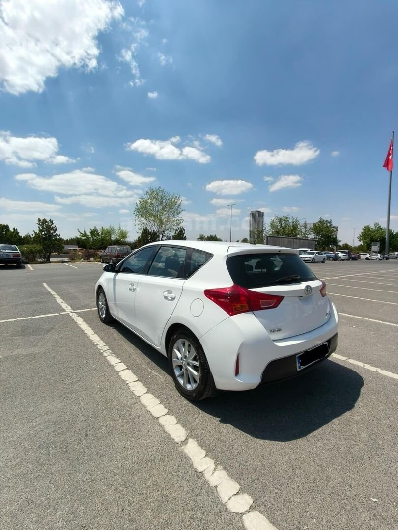 Sahibinden Toyota Auris 1.6 Advance 2015 Model 4