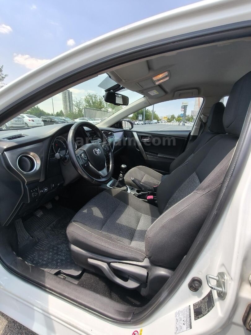 Sahibinden Toyota Auris 1.6 Advance 2015 Model 6