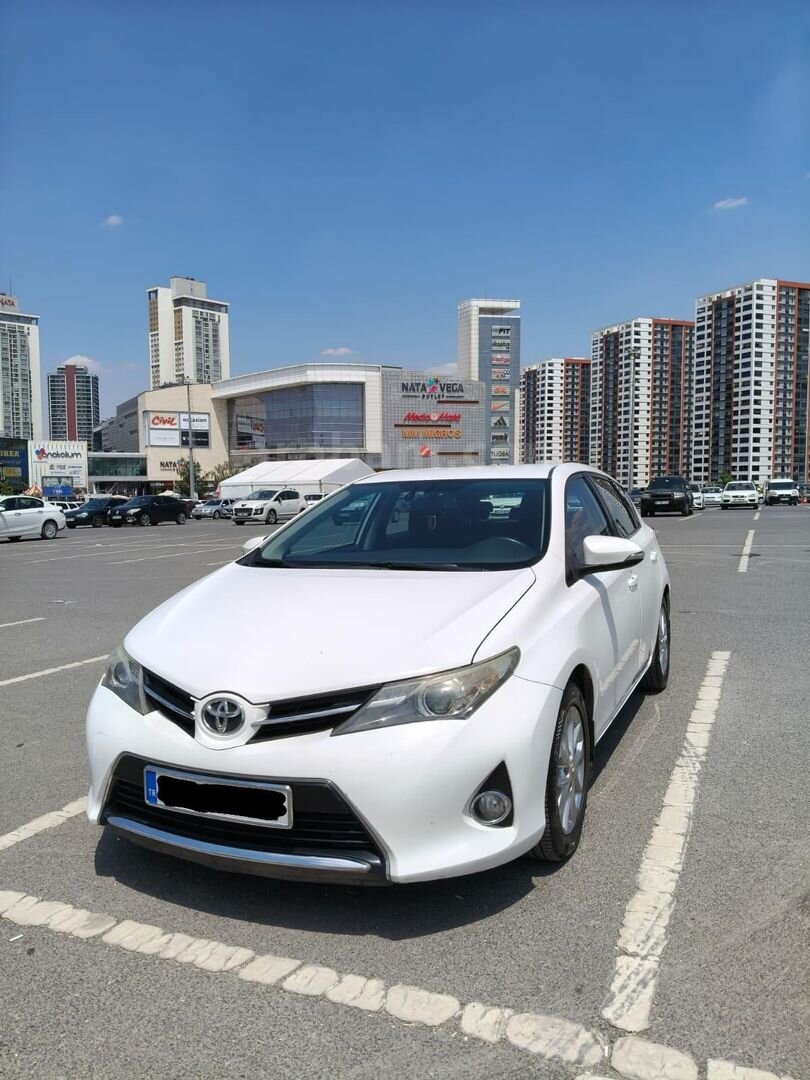 Sahibinden Toyota Auris 1.6 Advance 2015 Model 2