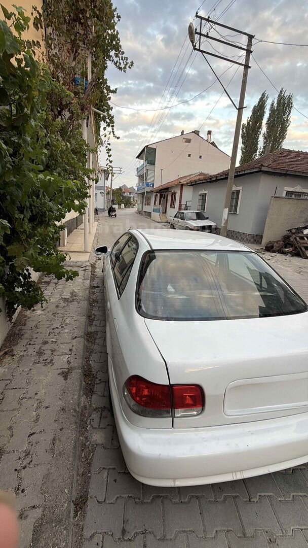 Sahibinden Honda Civic 1.4 i S 1998 Model 4