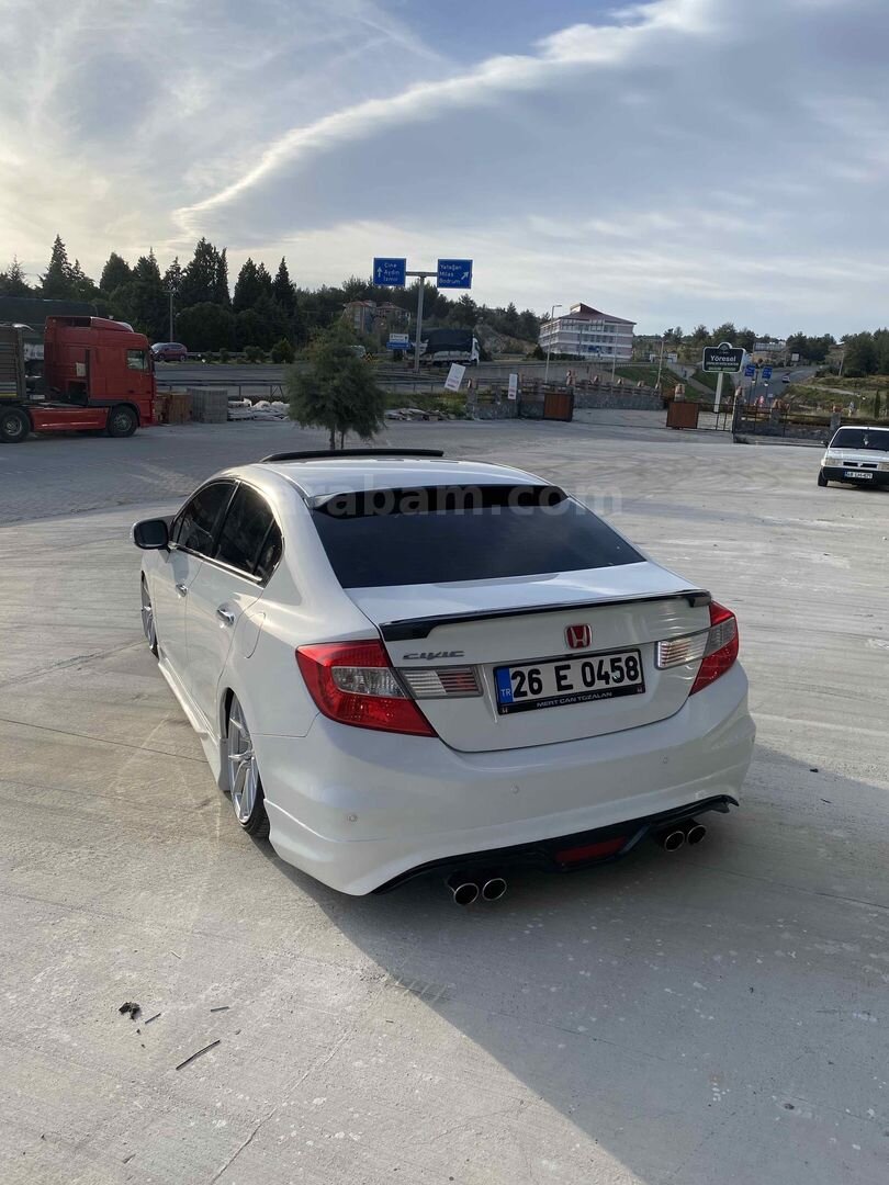 Sahibinden Honda Civic 1.6i VTEC Eco Elegance 2013 Model 3