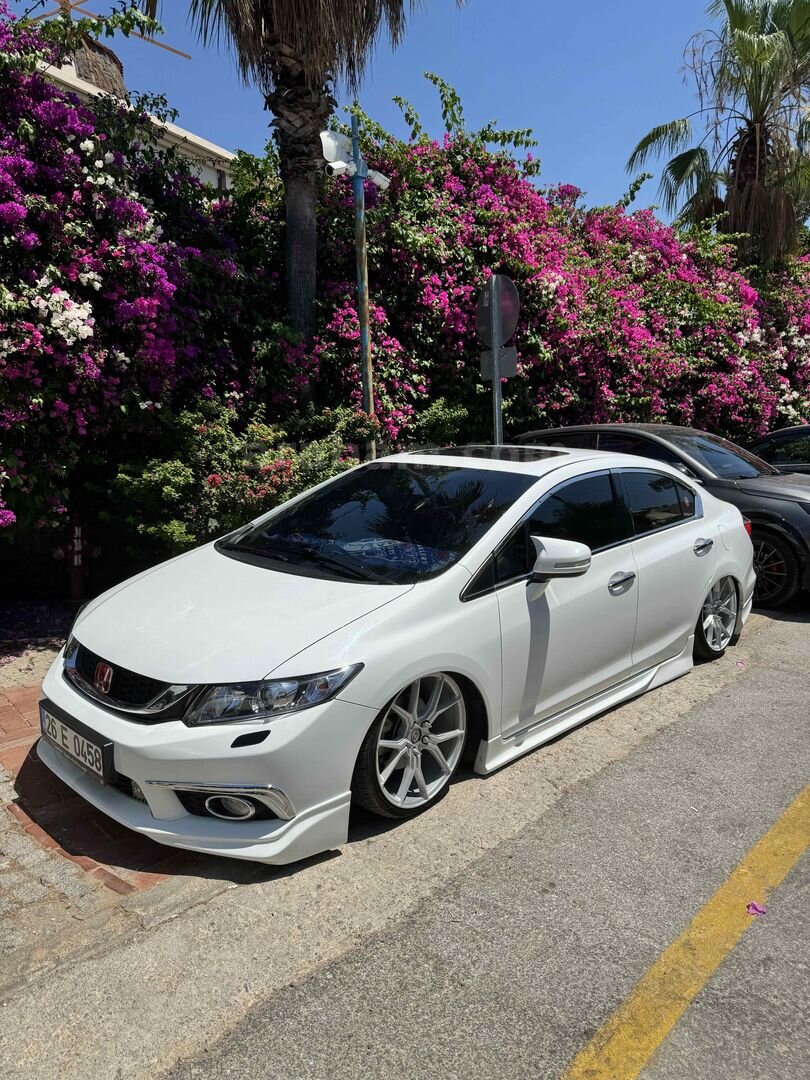 Sahibinden Honda Civic 1.6i VTEC Eco Elegance 2013 Model 2