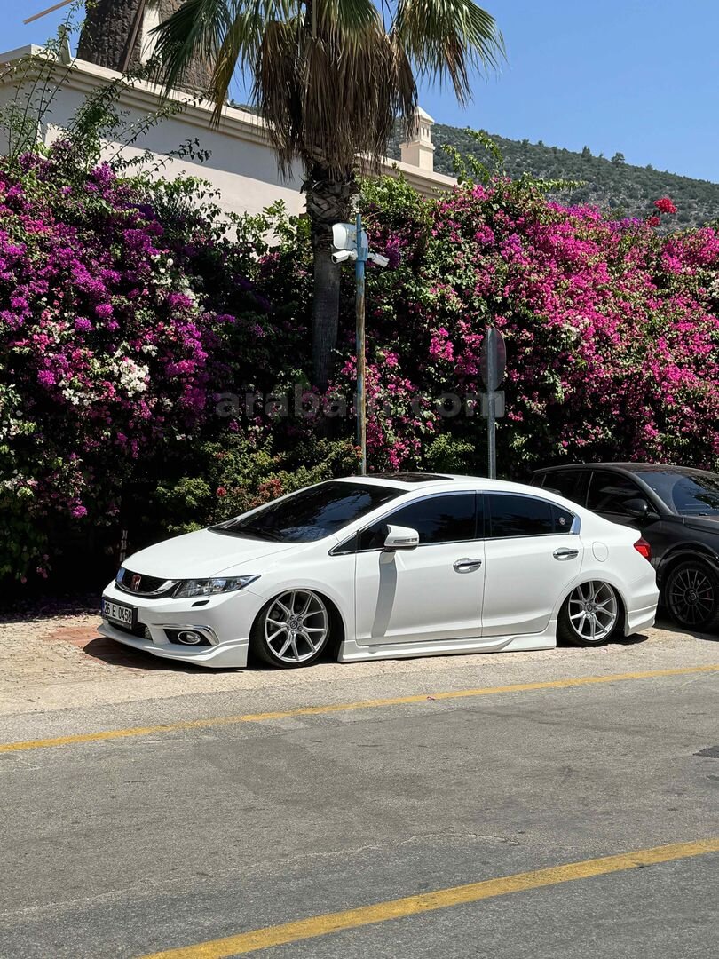 Sahibinden Honda Civic 1.6i VTEC Eco Elegance 2013 Model 1