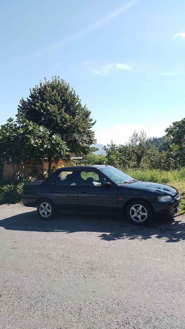 Sahibinden Ford Escort 1.8 Ghia 1997 Model 1