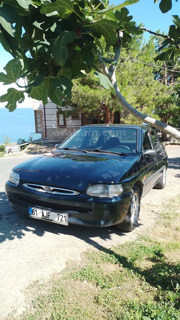Sahibinden Ford Escort 1.8 Ghia 1997 Model 3