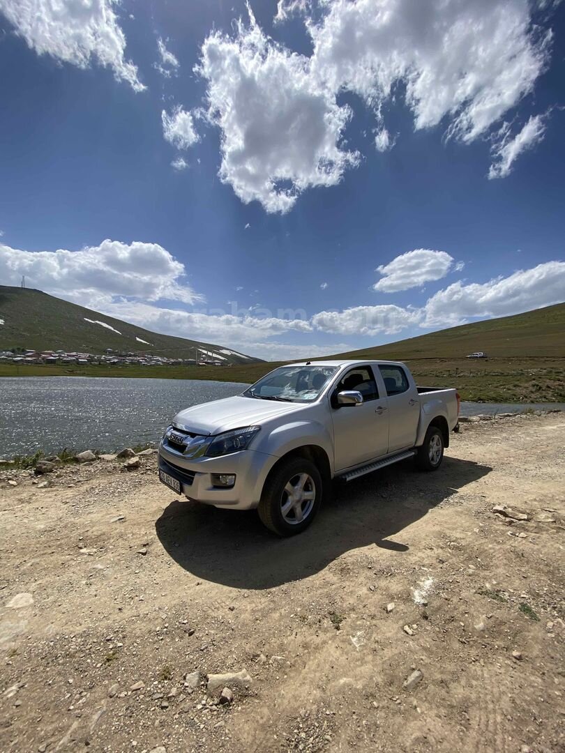 Sahibinden Isuzu D-Max 2.5 4x2 LTD 2017 Model 428.000 km Gri 4