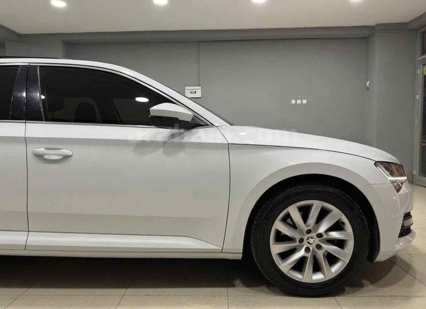 Sahibinden Skoda SuperB 1.5 TSI Elite 2022 Model 87000 km Beyaz 2