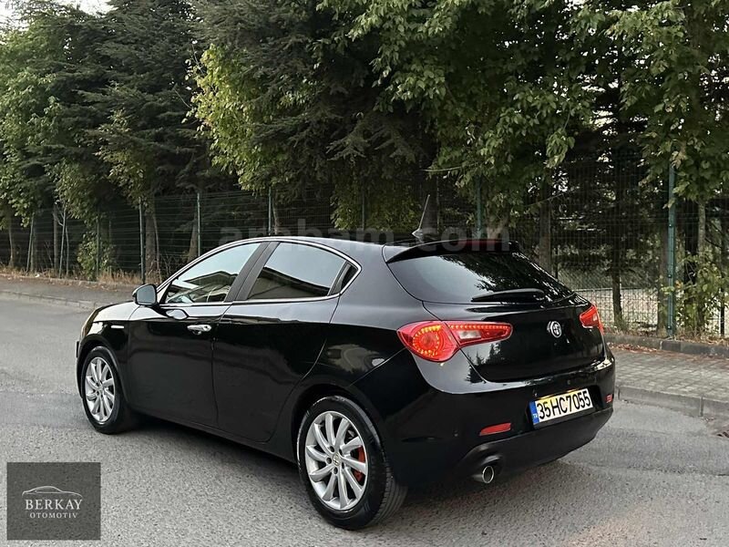 2014 Siyah Bakımlı Düsük Km Makyajlı Bakımlı Emsalsiz Diri 4