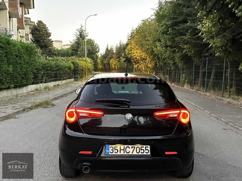 2014 Siyah Bakımlı Düsük Km Makyajlı Bakımlı Emsalsiz Diri 5