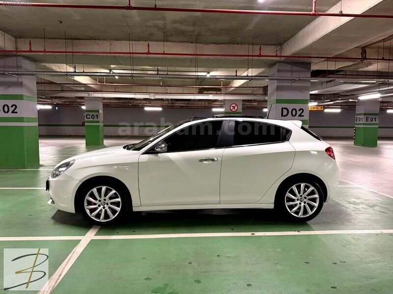 2016 Çıkış İLK SAHİP CAM TAVAN Dizel Alfa Romeo Giulietta 1.6JTD 5