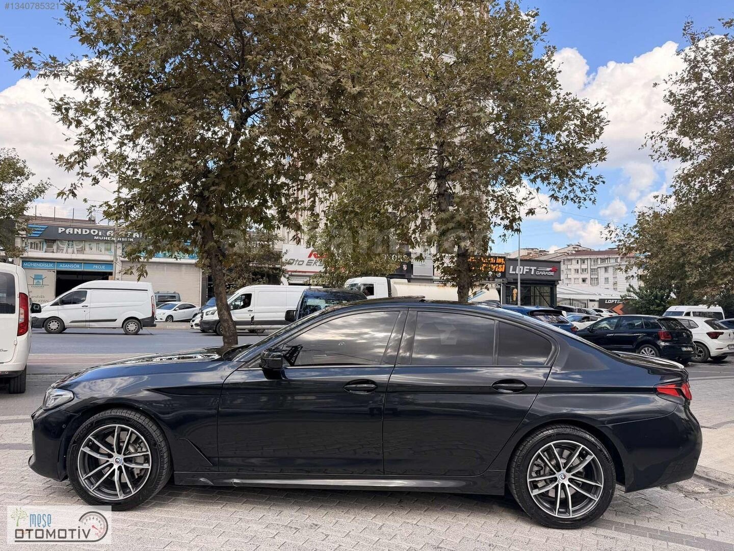 MEŞE MOTORS 2022 530İ X DRİVE 252 HP M SPORT İÇİ TABA + HARMAN 3