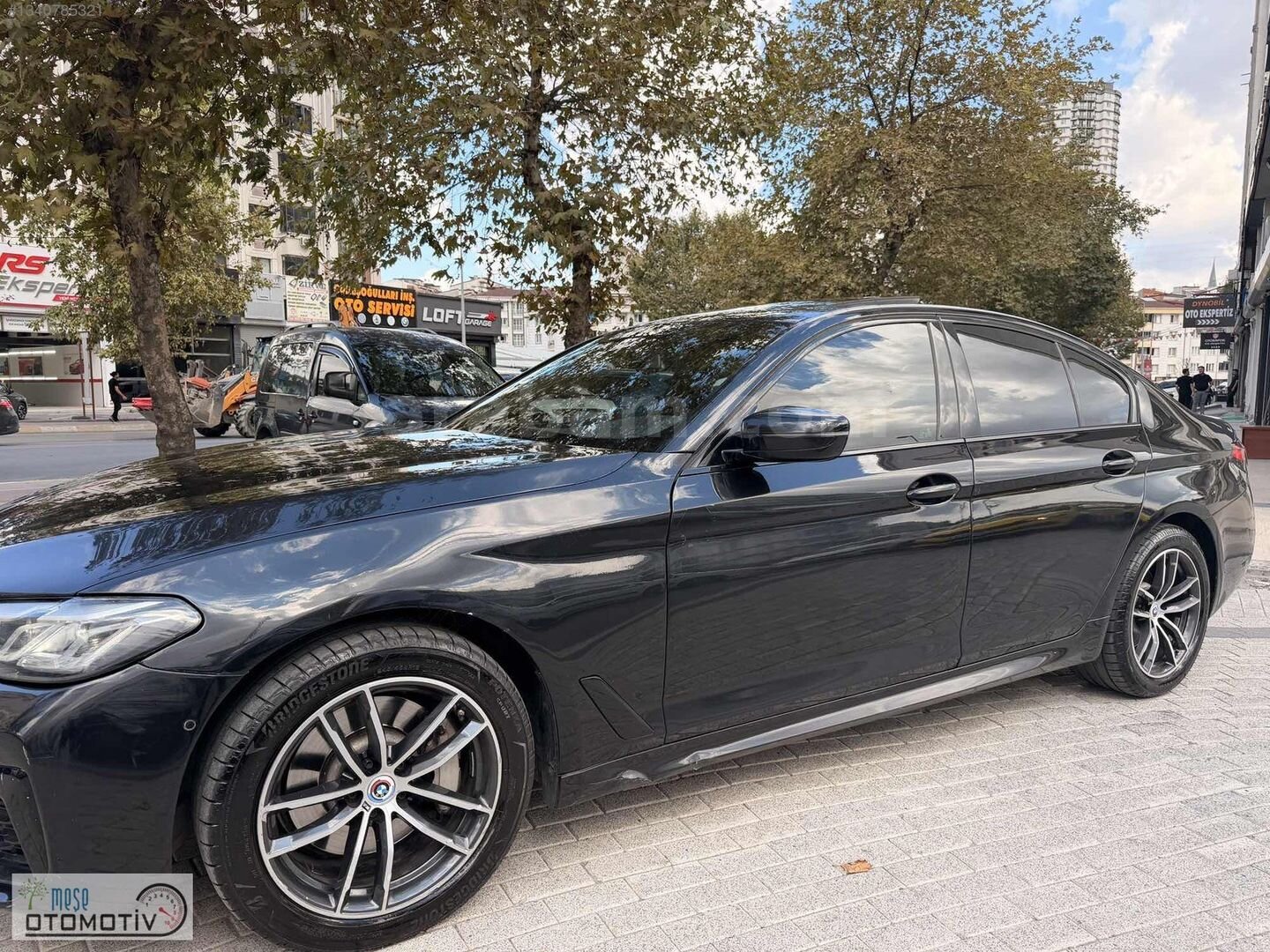 MEŞE MOTORS 2022 530İ X DRİVE 252 HP M SPORT İÇİ TABA + HARMAN 2