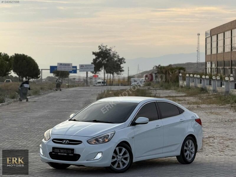 HATASIZ DEĞİŞENSIZ 3 PARÇA LOKAL BOYALI 155.000 KM ACCENT BLUE