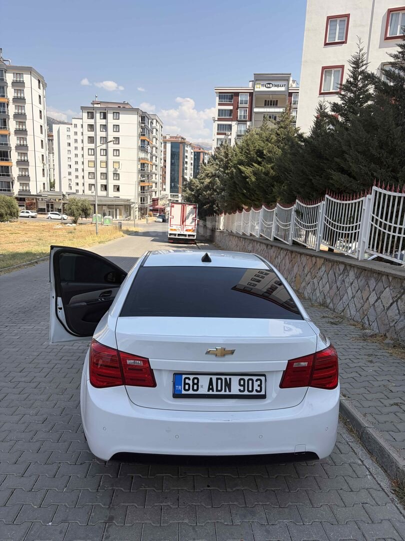 Sahibinden Chevrolet Cruze 1.6 LS Plus 2010 Model Gaziantep 217.777 km Beyaz 7