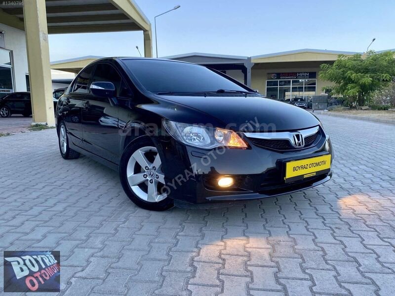 KUSURSUZ GÜZELLİKTE İLGİ ODAĞI VSA LI OTOMATİK VİTES HONDA CİVİC
