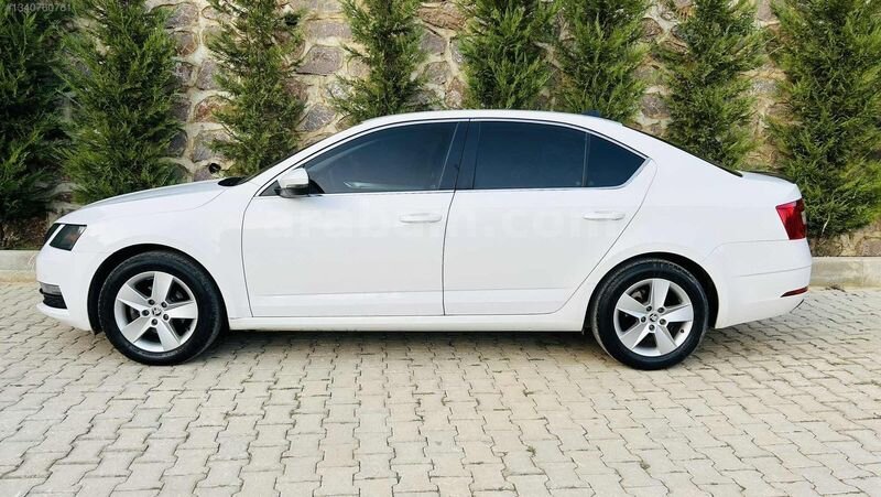 - MAHİROĞLU AUTO'DAN HATASIZ OPTİMAL DÜŞÜK KM EMSALSİZ-