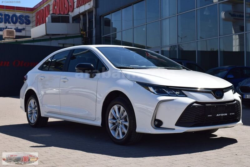 2025 TOYOTA COROLLA 1.8 HYBRİD DREAM /9.000 KM / HATASIZ
