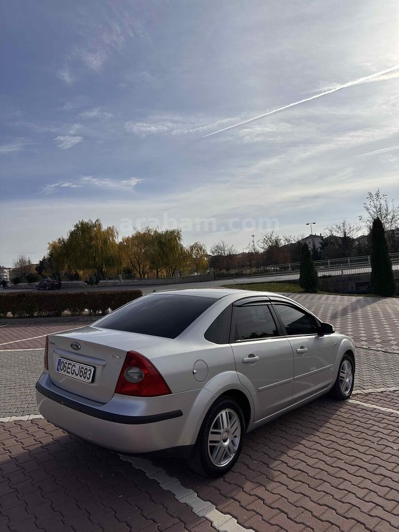 Sahibinden Ford Focus 1.6 TDCi Ghia 2008 Model Gri (Gümüş) 4