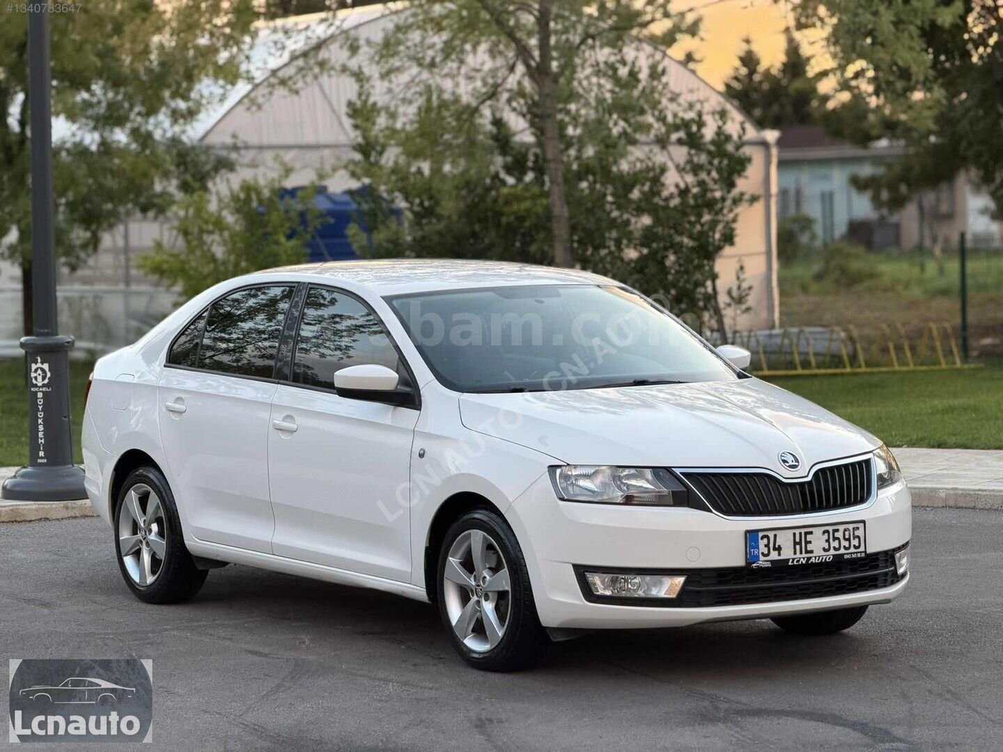2015 SKODA RAPİD 1.6 TDI OTOMATİK 175 KM EMSALSİZ TEMİZLİKTE 3