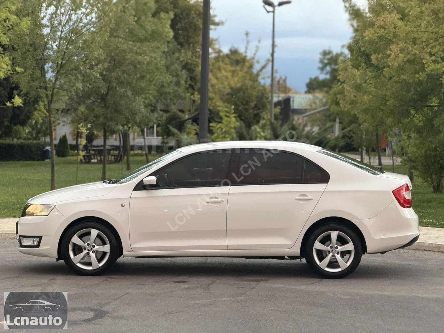 2015 SKODA RAPİD 1.6 TDI OTOMATİK 175 KM EMSALSİZ TEMİZLİKTE 5