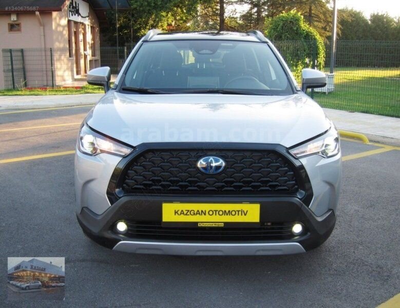 CAM TAVANLI 2023 TOYOTA COROLLA CROSS 1.8 HYBRİD FLAME X-PACK