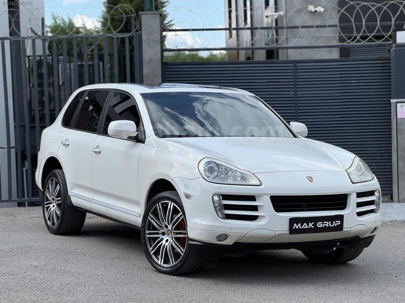PORSCHE CAYENNE 3.0 D | İÇİ KIRMIZI YENİ JANT DİREKSİYON-HATASIZ