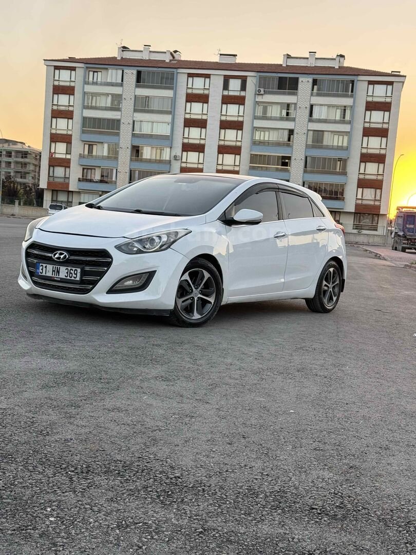 Sahibinden Hyundai i30 1.6 CRDi Style Design Pack 2015 Model 2