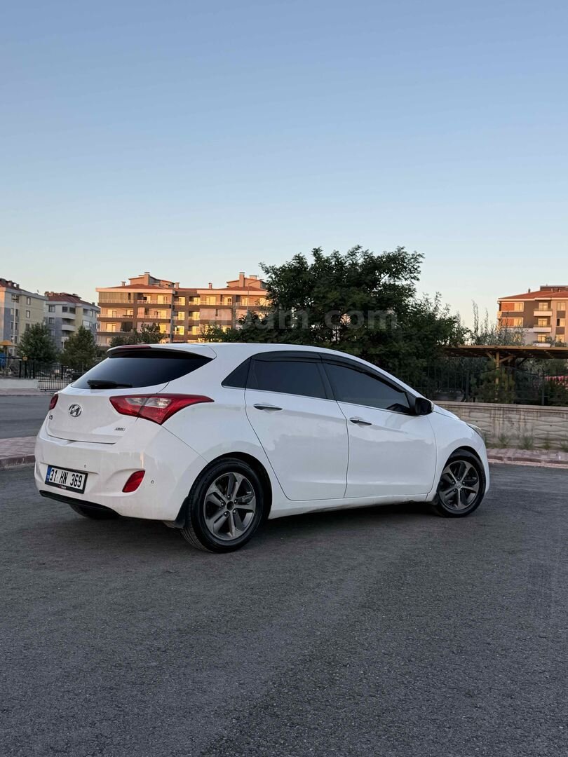 Sahibinden Hyundai i30 1.6 CRDi Style Design Pack 2015 Model 7