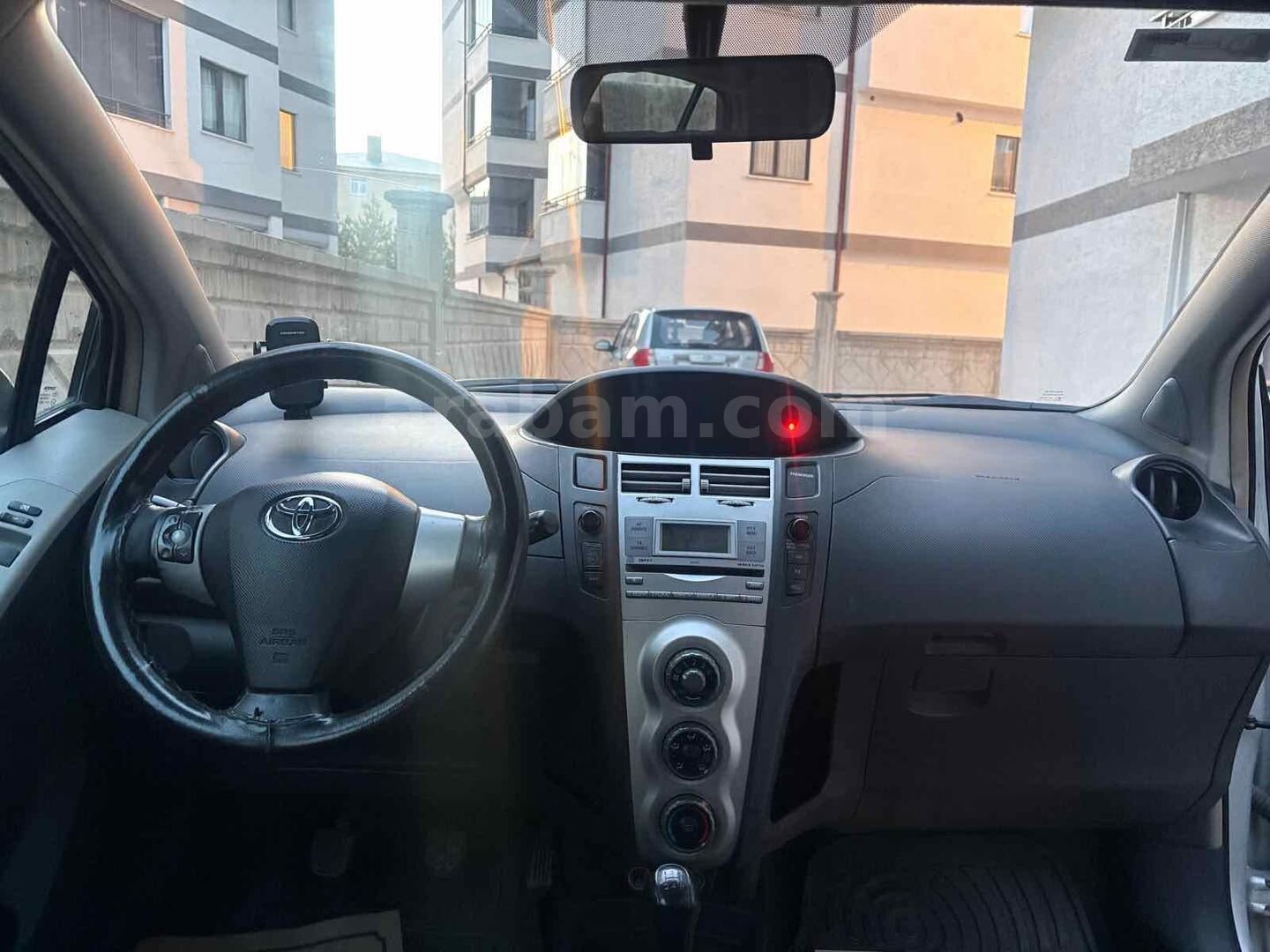 Sahibinden Toyota Yaris 1.4 D-4D Terra 2008 Model 201.000 km Gri (Gümüş) 3
