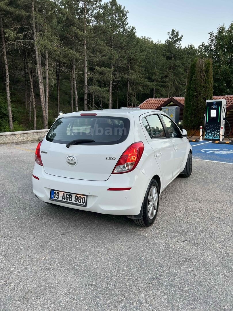 Sahibinden Hyundai i20 1.4 CVVT Sense 2014 Model 4