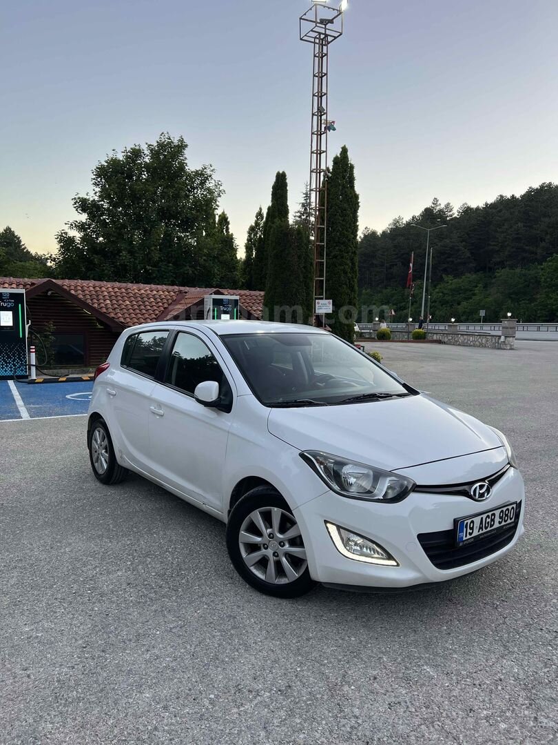 Sahibinden Hyundai i20 1.4 CVVT Sense 2014 Model 6
