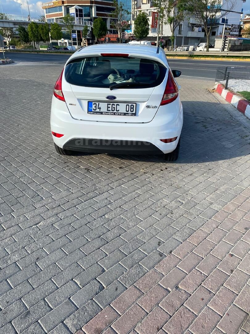 Sahibinden Ford Fiesta 1.4 TDCi Trend 2011 Model 4