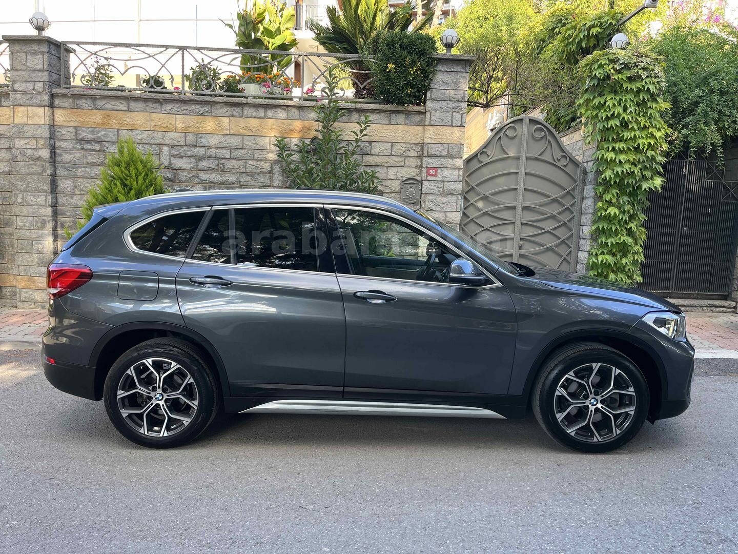BMW X1 XLİNE HATASIZ BOYASIZ TRAMERSİZ 6