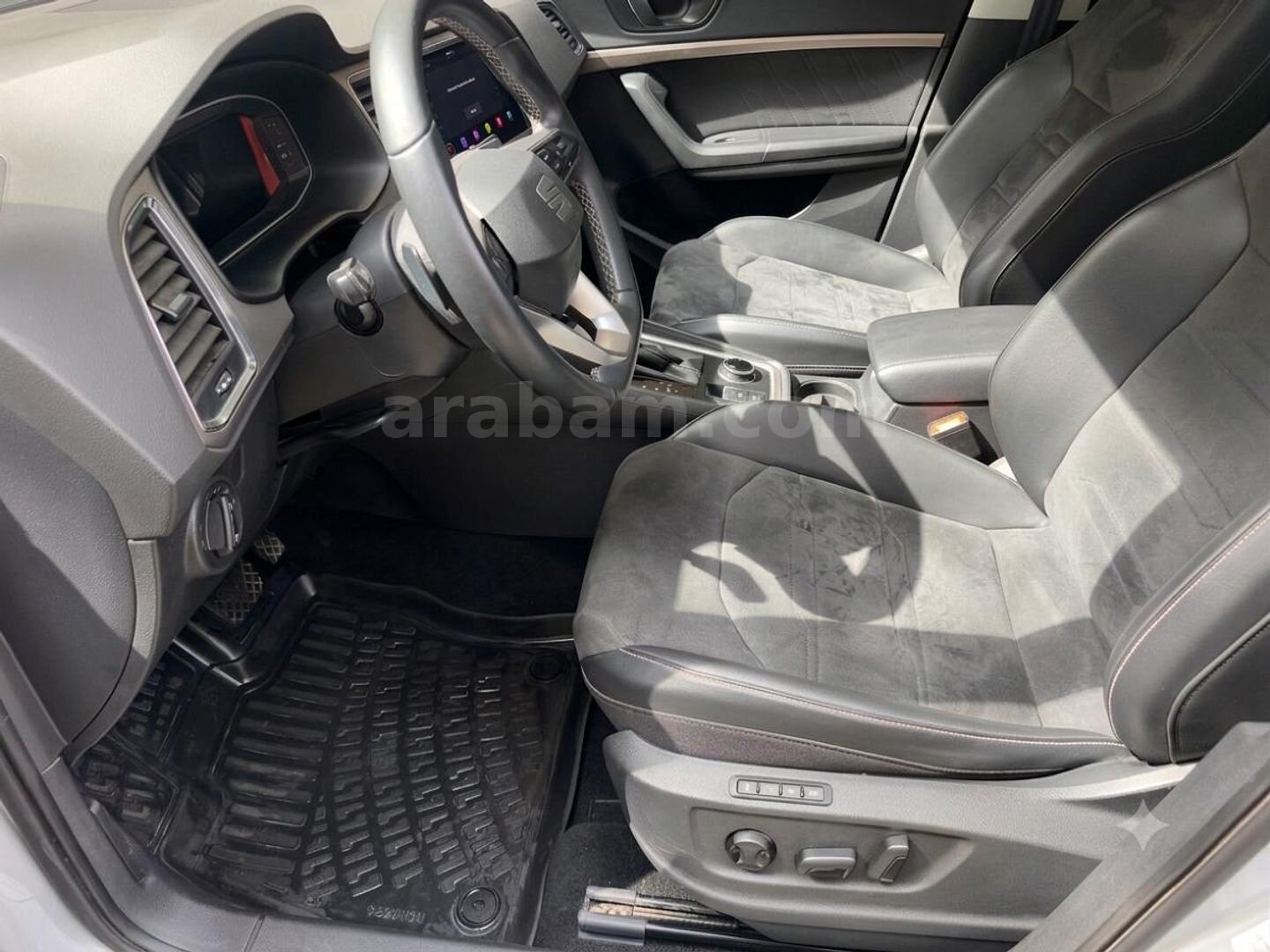 Öğretmenden Kış ve Teknoloji Paketli kazasız boyasız 2023 Ateca 3