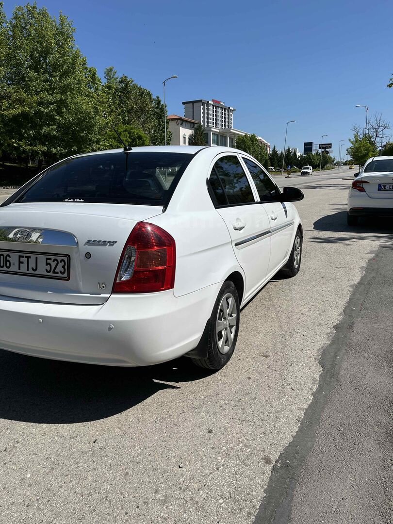 Sahibinden Hyundai Accent Era 1.6 Select 2010 Model 3