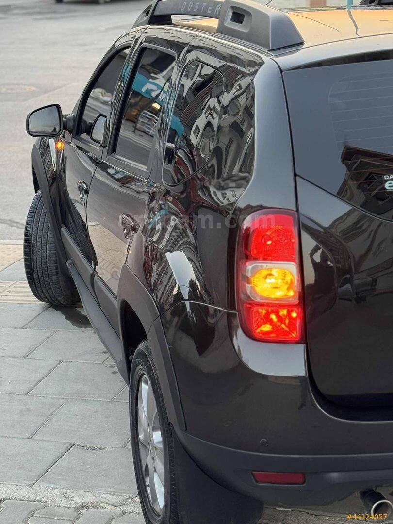 İlk el boya değişen hasar kaydı yok lauret 63 bin kmde cam gibi 2