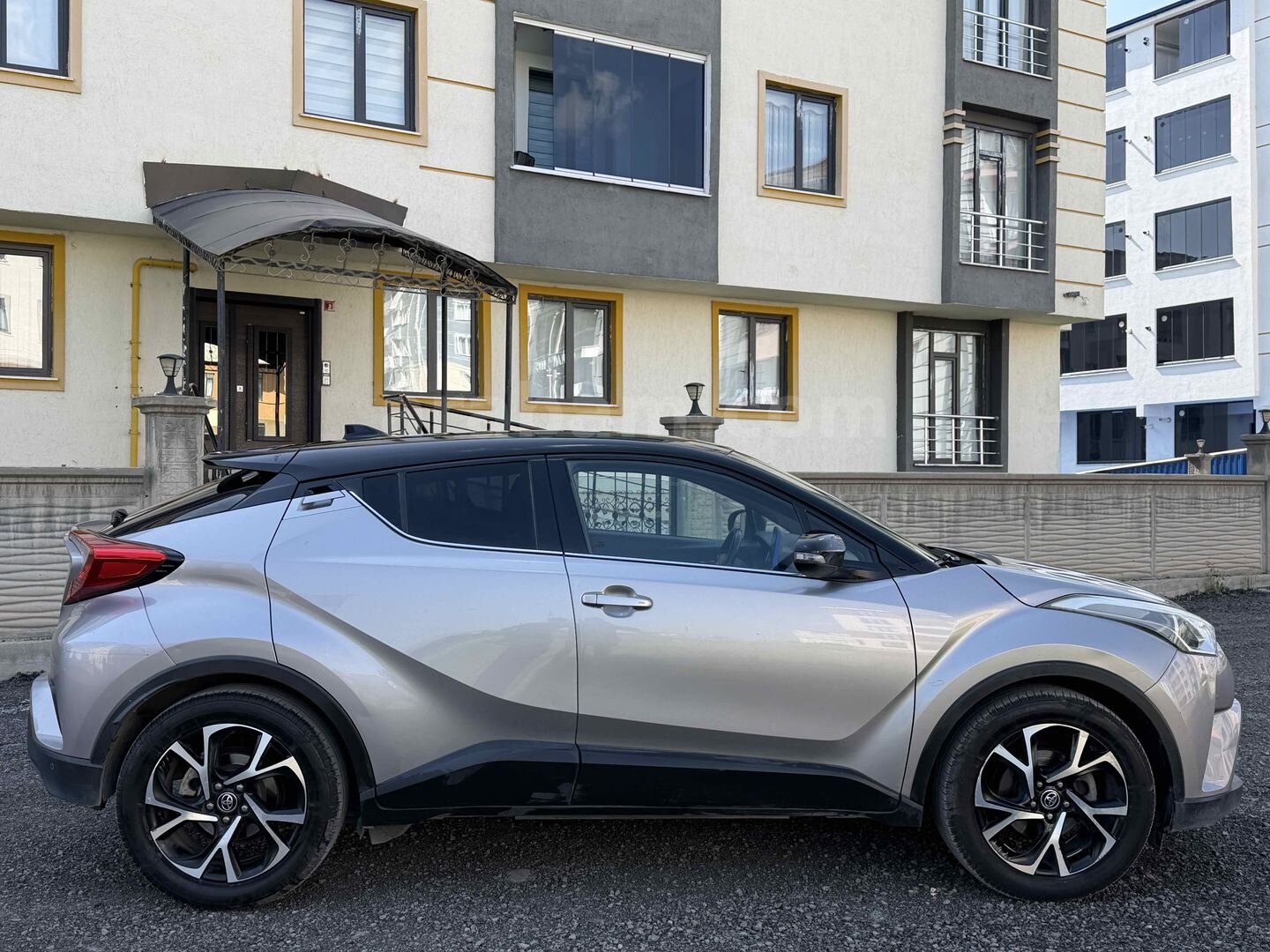 Sahibinden Toyota C-HR 1.2 Turbo Dynamic 2016 Model 108.000 km Gri (Gümüş) 2