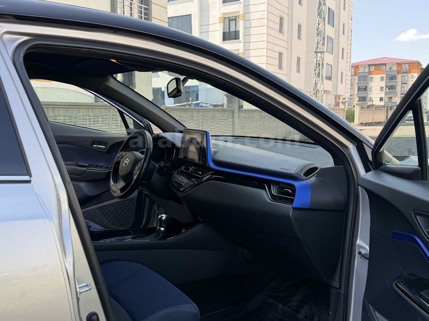Sahibinden Toyota C-HR 1.2 Turbo Dynamic 2016 Model 108.000 km Gri (Gümüş) 3