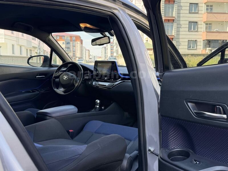 Sahibinden Toyota C-HR 1.2 Turbo Dynamic 2016 Model 108.000 km Gri (Gümüş) 1