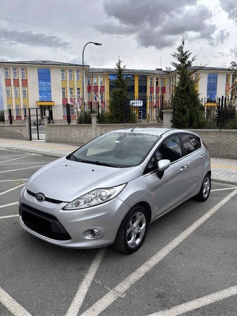 Sahibinden Ford Fiesta 1.4 Titanium 2011 Model 2