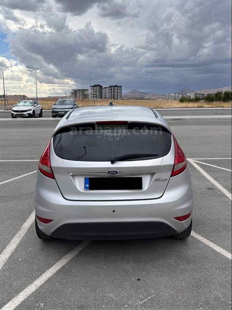 Sahibinden Ford Fiesta 1.4 Titanium 2011 Model 4