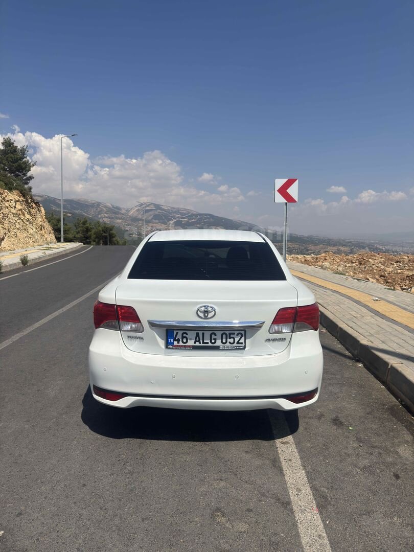 Sahibinden Toyota Avensis 1.6 Advance 2015 Model 220.000 km Beyaz 2