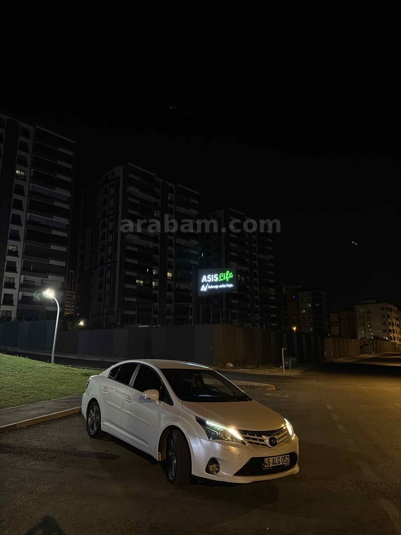 Sahibinden Toyota Avensis 1.6 Advance 2015 Model 220.000 km Beyaz 1