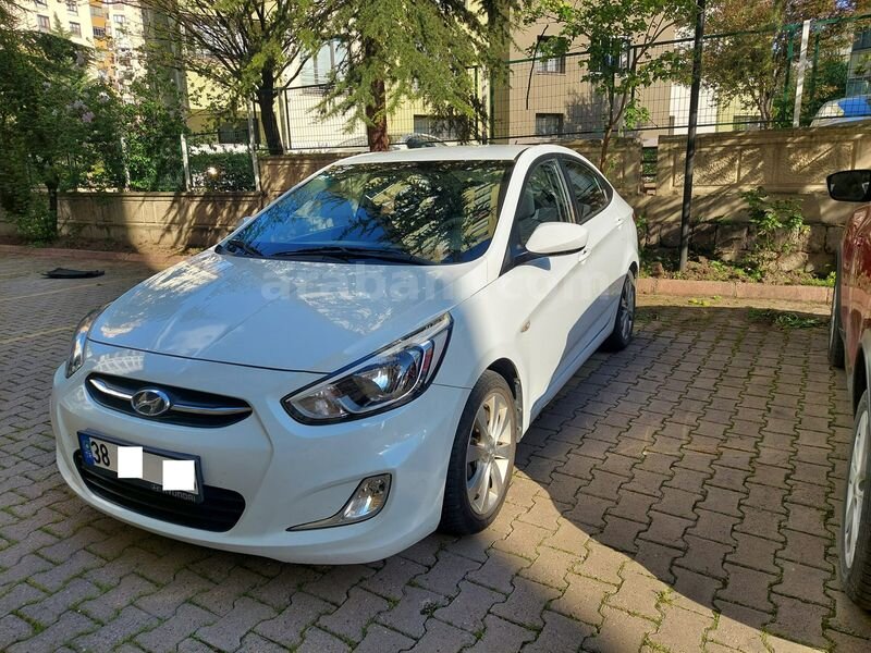 Sahibinden Hyundai Accent Blue 1.6 CRDI Mode Plus 2015 Model Kayseri