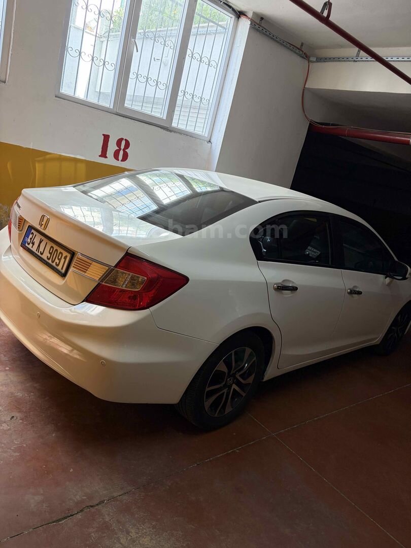 Sahibinden Honda Civic 1.6i VTEC Eco Executive 2014 Model 5