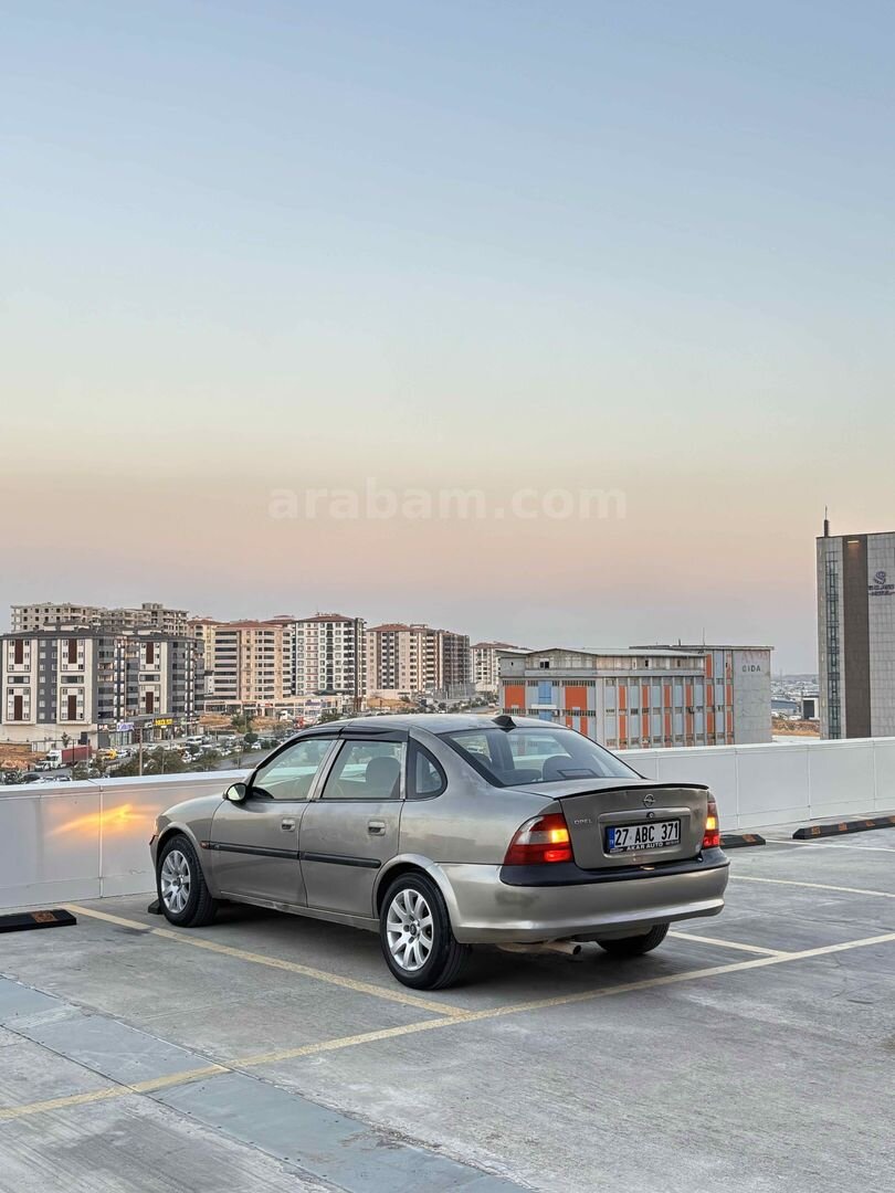 Galeriden Opel Vectra 2.0 CD 1997 Model Gaziantep 4