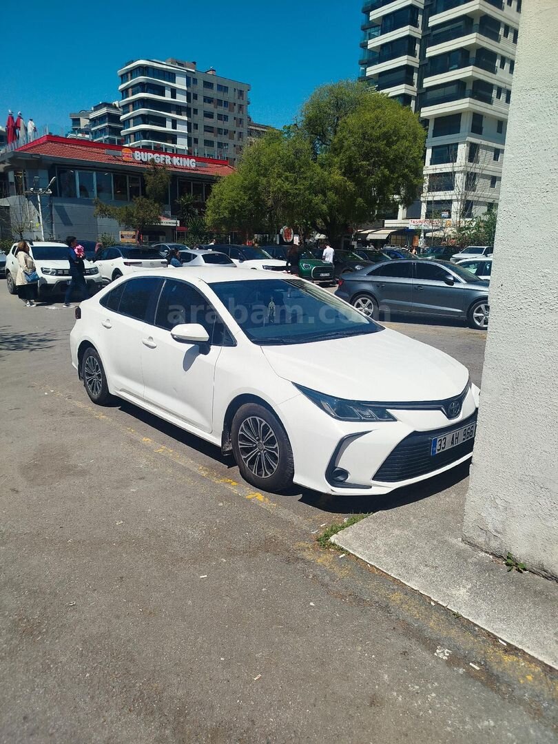 Sahibinden Toyota Corolla 1.5 Vision 2021 Model İstanbul 51000 km Beyaz 1