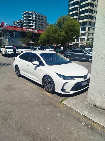 Sahibinden Toyota Corolla 1.5 Vision 2021 Model İstanbul 51000 km Beyaz