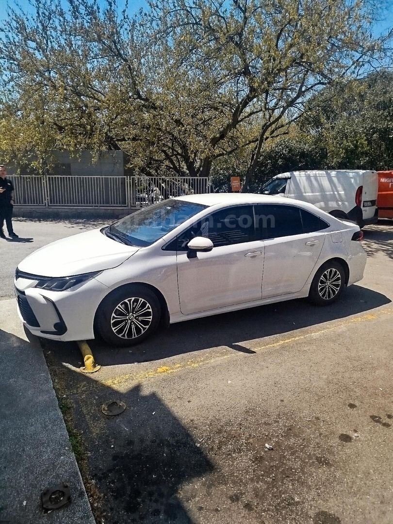 Sahibinden Toyota Corolla 1.5 Vision 2021 Model İstanbul 51000 km Beyaz 2